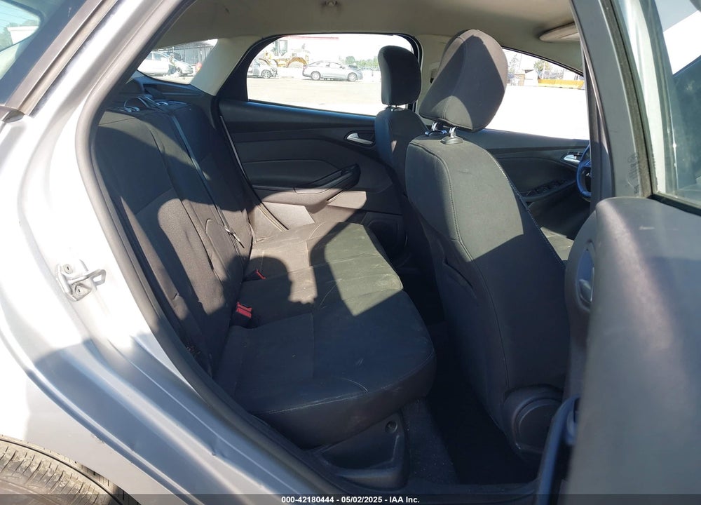 2016 FORD FOCUS SE VIN: 1FADP3K23GL247119