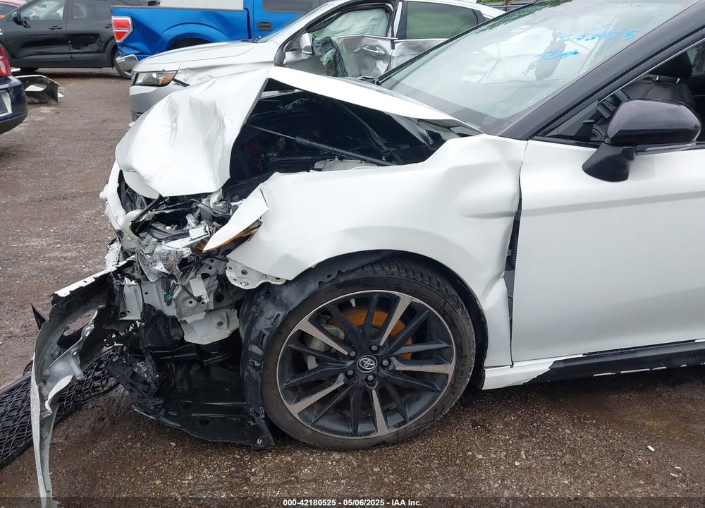 2019 TOYOTA CAMRY VIN: 4T1B61HK8KU240262