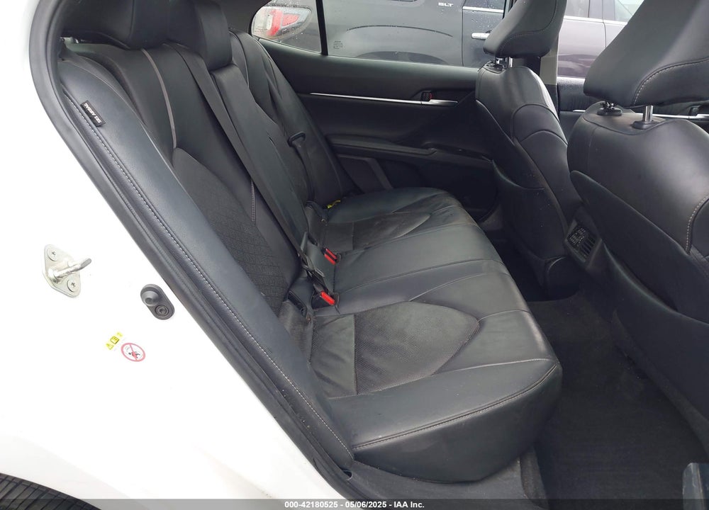 2019 TOYOTA CAMRY VIN: 4T1B61HK8KU240262