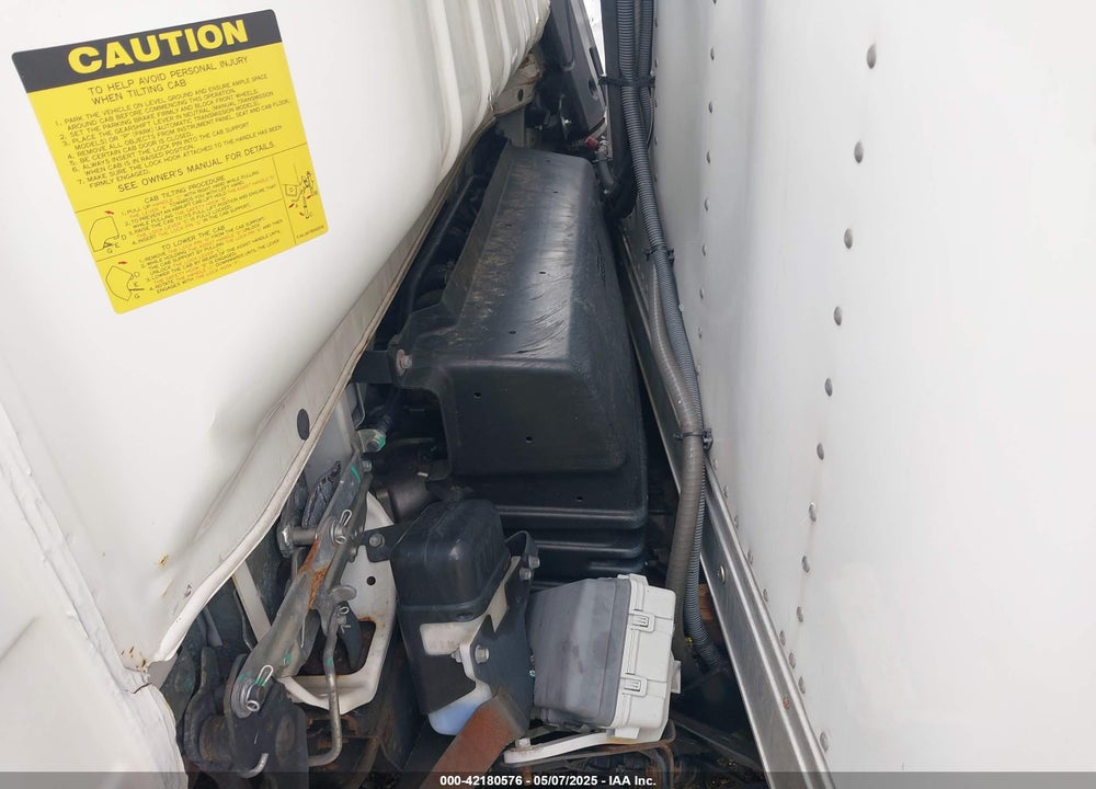 2019 ISUZU NRR VIN: JALE5W168K7304926