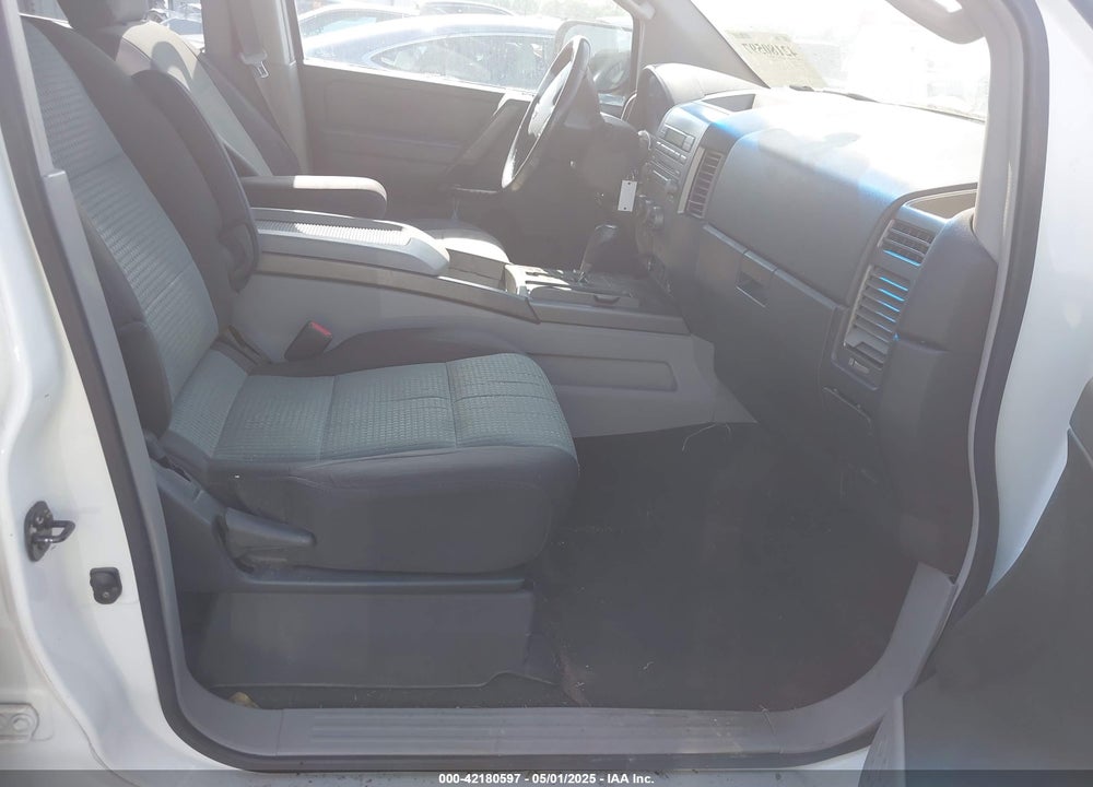 2004 NISSAN TITAN VIN: 1N6AA07A04N561241