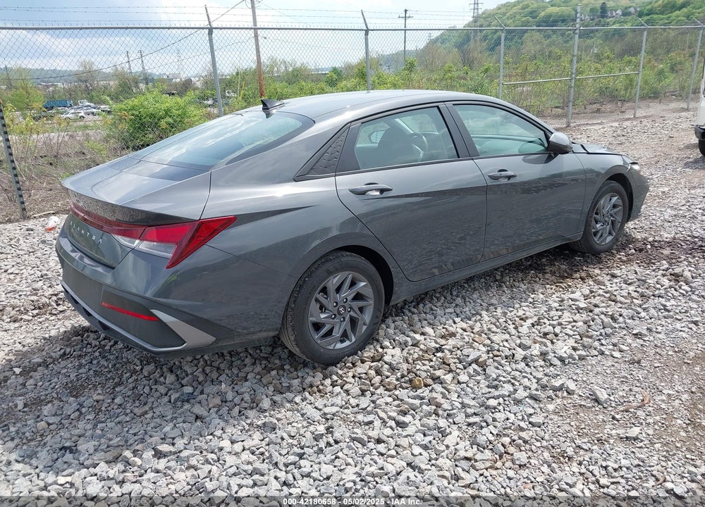 2024 HYUNDAI ELANTRA VIN: KMHLM4DGXRU658961