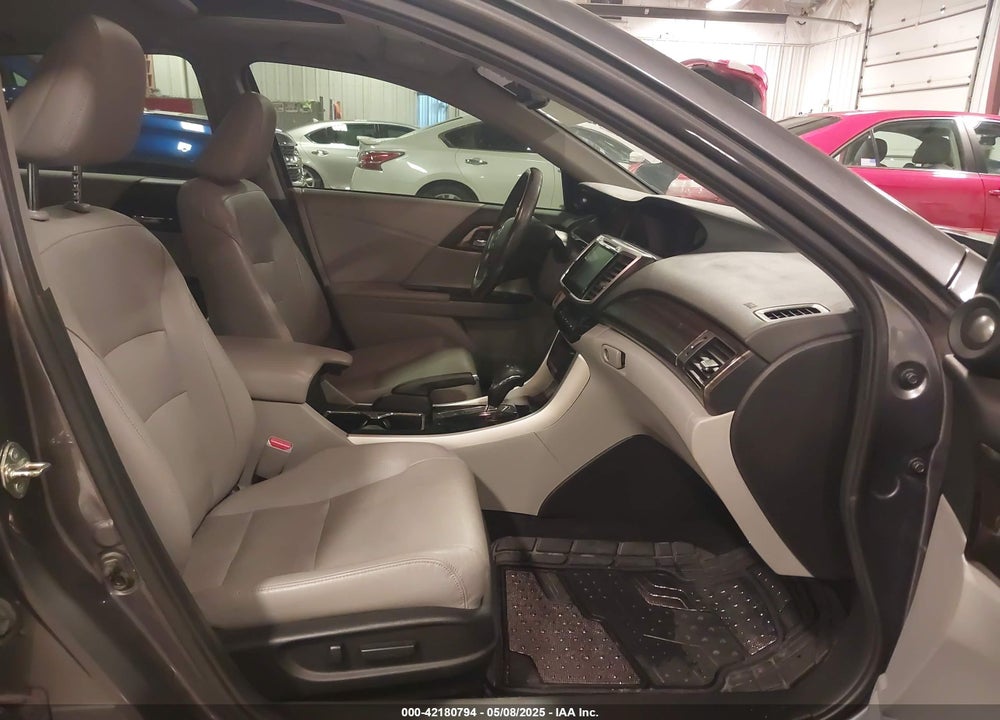 2016 HONDA ACCORD VIN: 1HGCR3F92GA029435