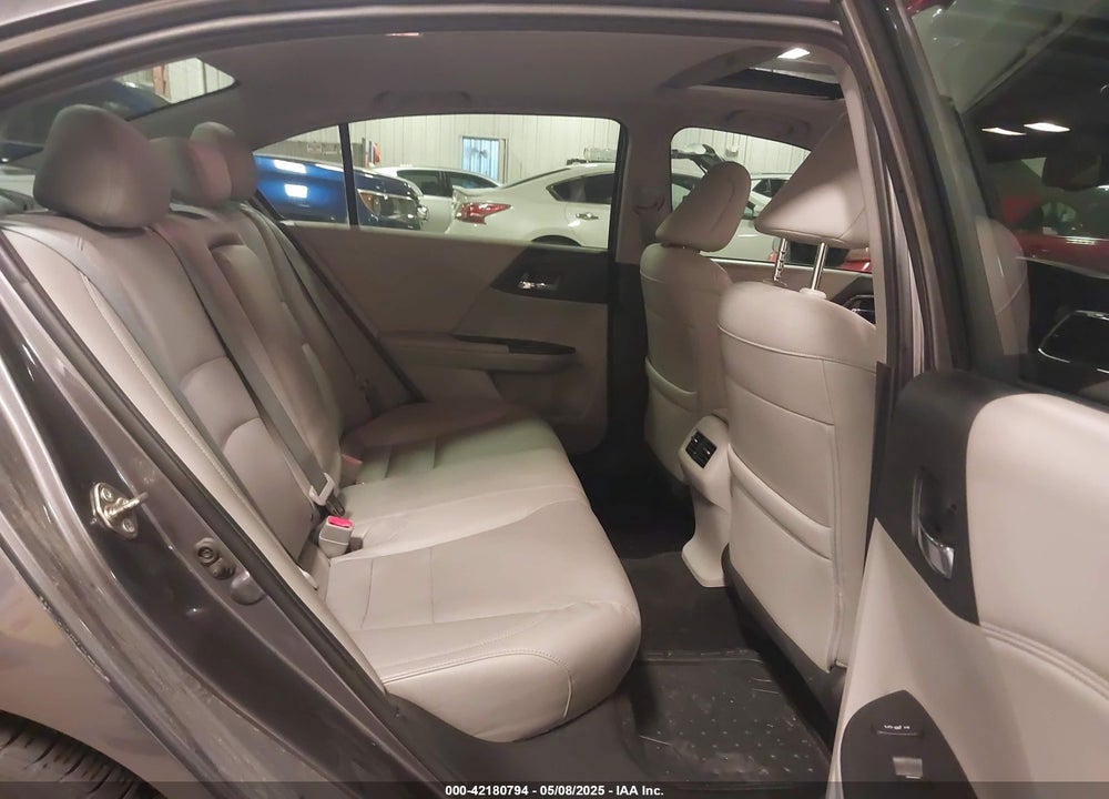 2016 HONDA ACCORD VIN: 1HGCR3F92GA029435