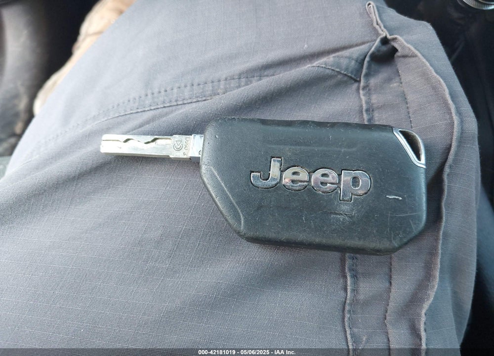 2020 JEEP WRANGLER UNLIMITED SPORT 4X4 VIN: 1C4HJXDN7LW130390
