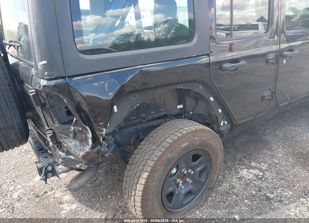 2020 JEEP WRANGLER UNLIMITED SPORT 4X4 VIN: 1C4HJXDN7LW130390