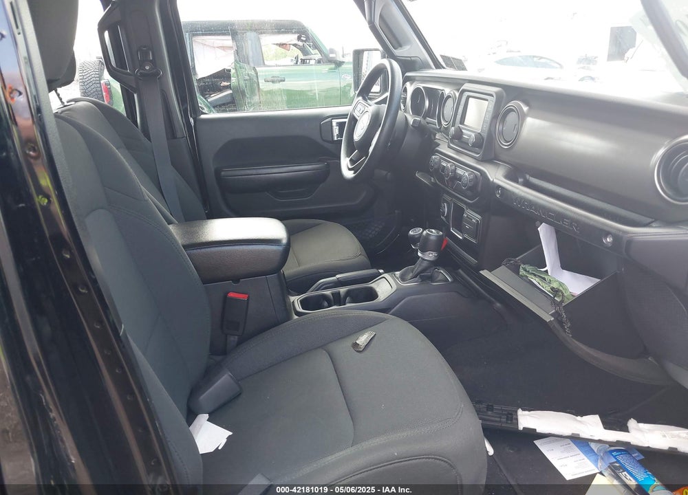 2020 JEEP WRANGLER UNLIMITED SPORT 4X4 VIN: 1C4HJXDN7LW130390