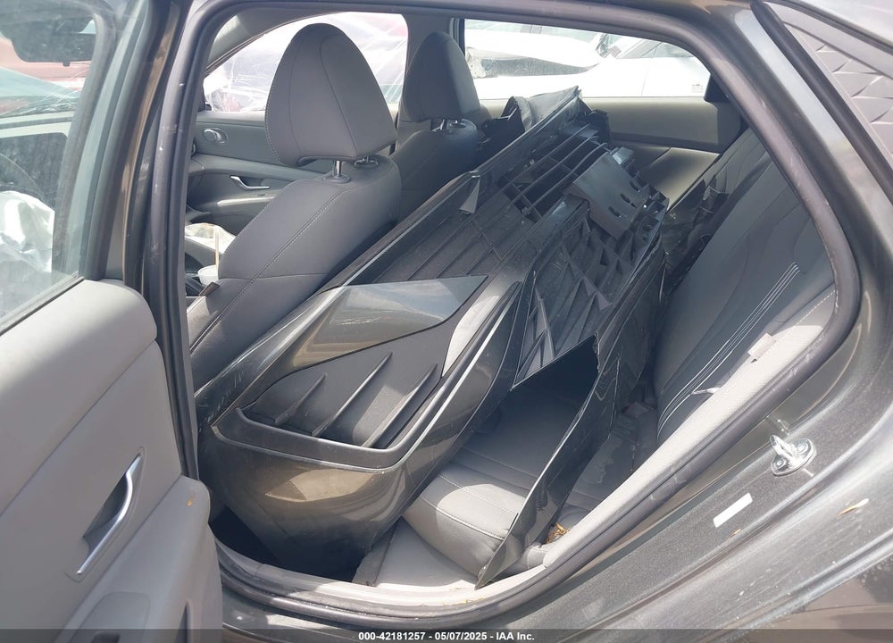 2024 HYUNDAI ELANTRA SEL VIN: KMHLM4DG8RU810526