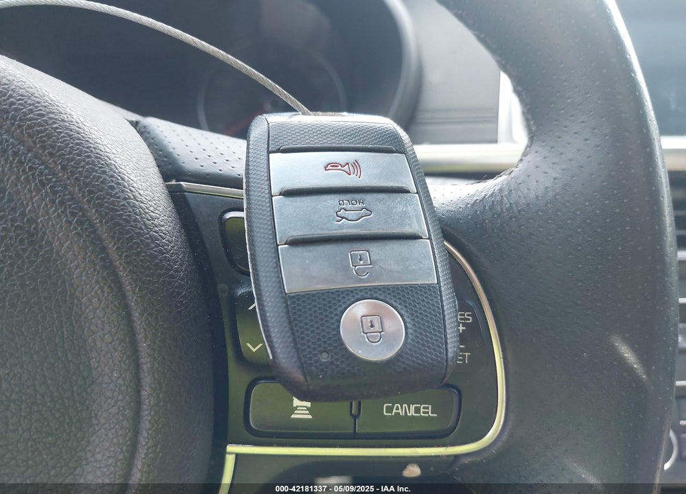 2016 KIA OPTIMA VIN: 5XXGV4L29GG032247