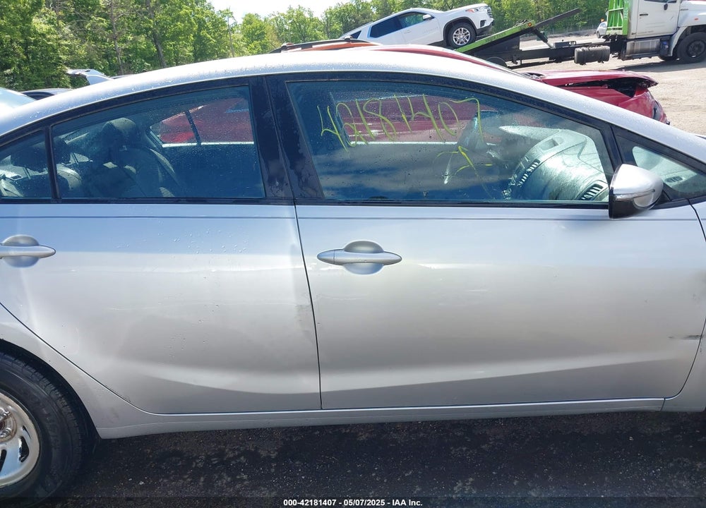 2015 KIA FORTE LX VIN: KNAFX4A68F5427984