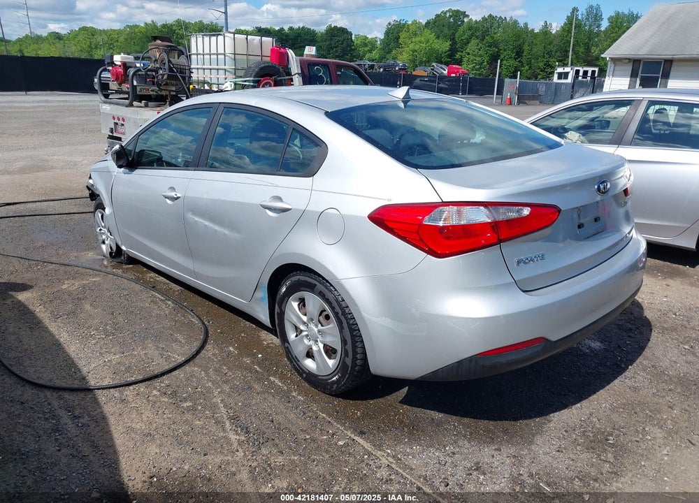 2015 KIA FORTE LX VIN: KNAFX4A68F5427984
