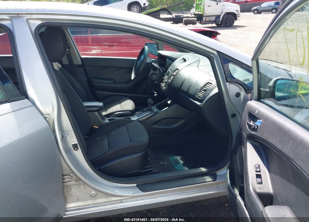 2015 KIA FORTE LX VIN: KNAFX4A68F5427984