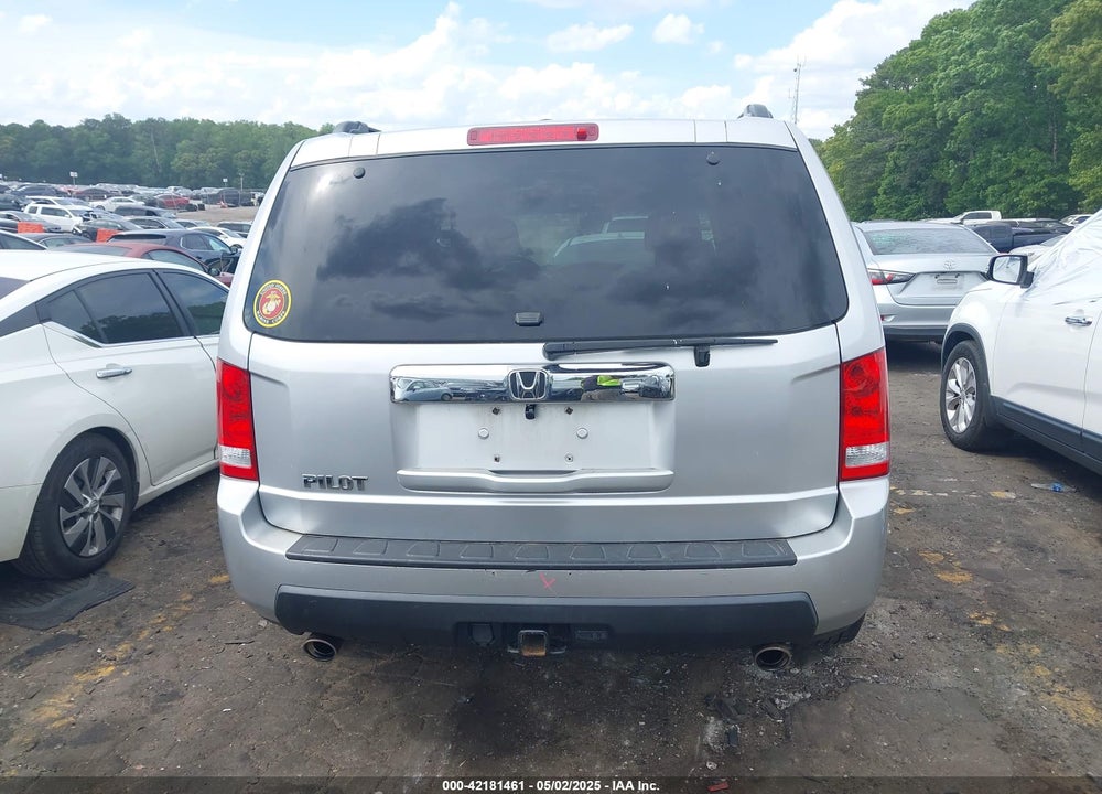 2011 HONDA PILOT VIN: 5FNYF3H43BB003571