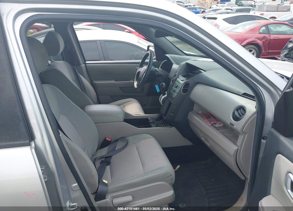 2011 HONDA PILOT VIN: 5FNYF3H43BB003571