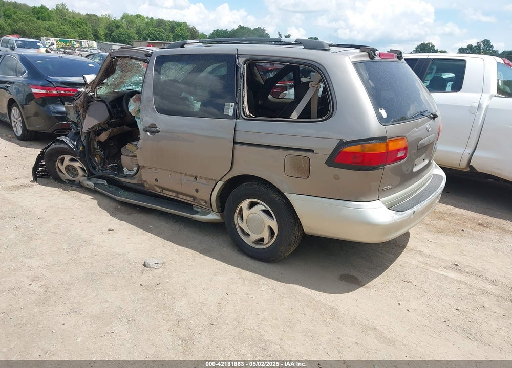 1998 TOYOTA SIENNA VIN: 4T3ZF13C1WU025575