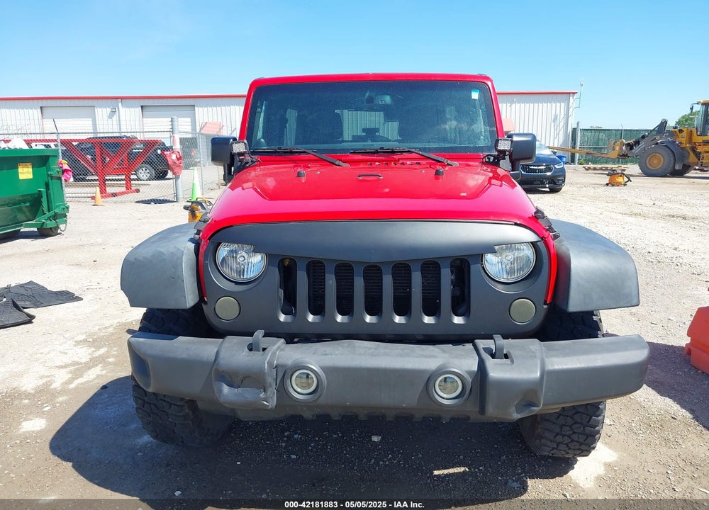 2014 JEEP WRANGLER UNLIMITED SPORT VIN: 1C4BJWDG5EL298213
