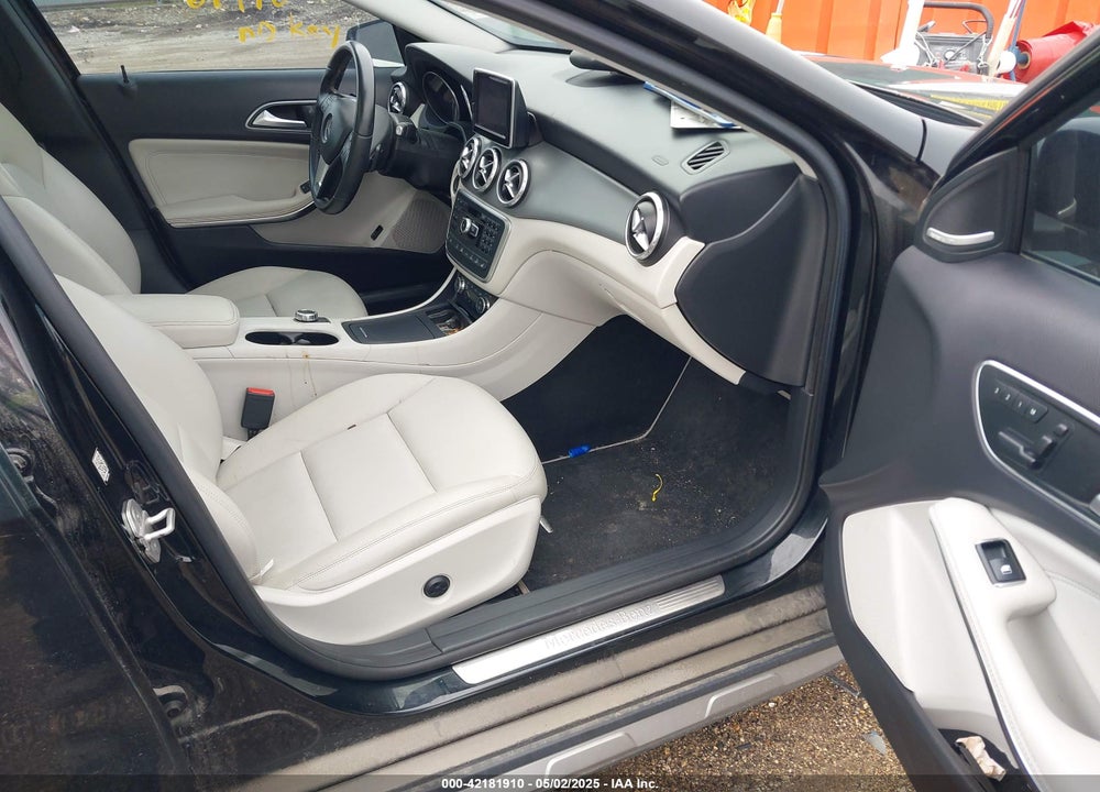 2015 MERCEDES-BENZ GLA 250 4MATIC VIN: WDCTG4GB6FJ040796