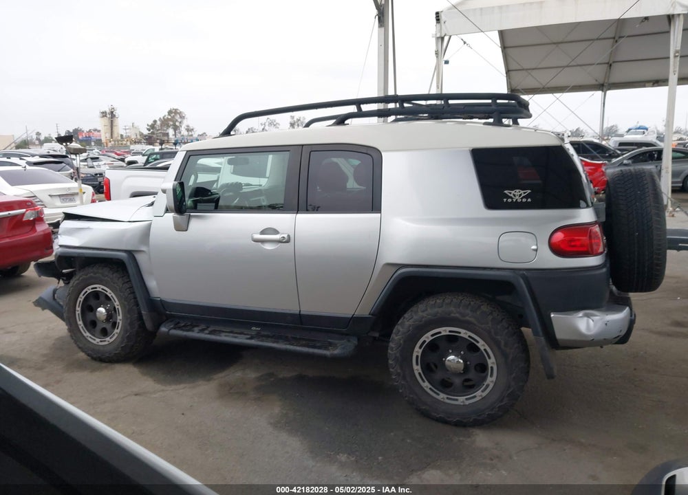 2008 TOYOTA FJ CRUISER VIN: JTEBU11F08K043464