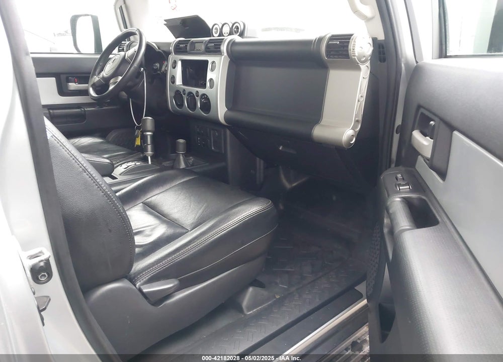 2008 TOYOTA FJ CRUISER VIN: JTEBU11F08K043464