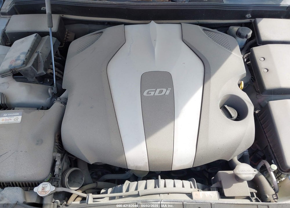 2013 HYUNDAI GENESIS VIN: KMHGC4DD8DU237064