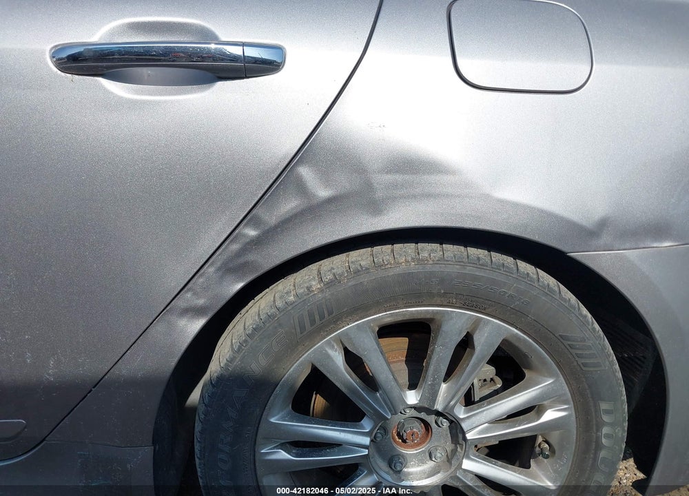 2013 HYUNDAI GENESIS VIN: KMHGC4DD8DU237064