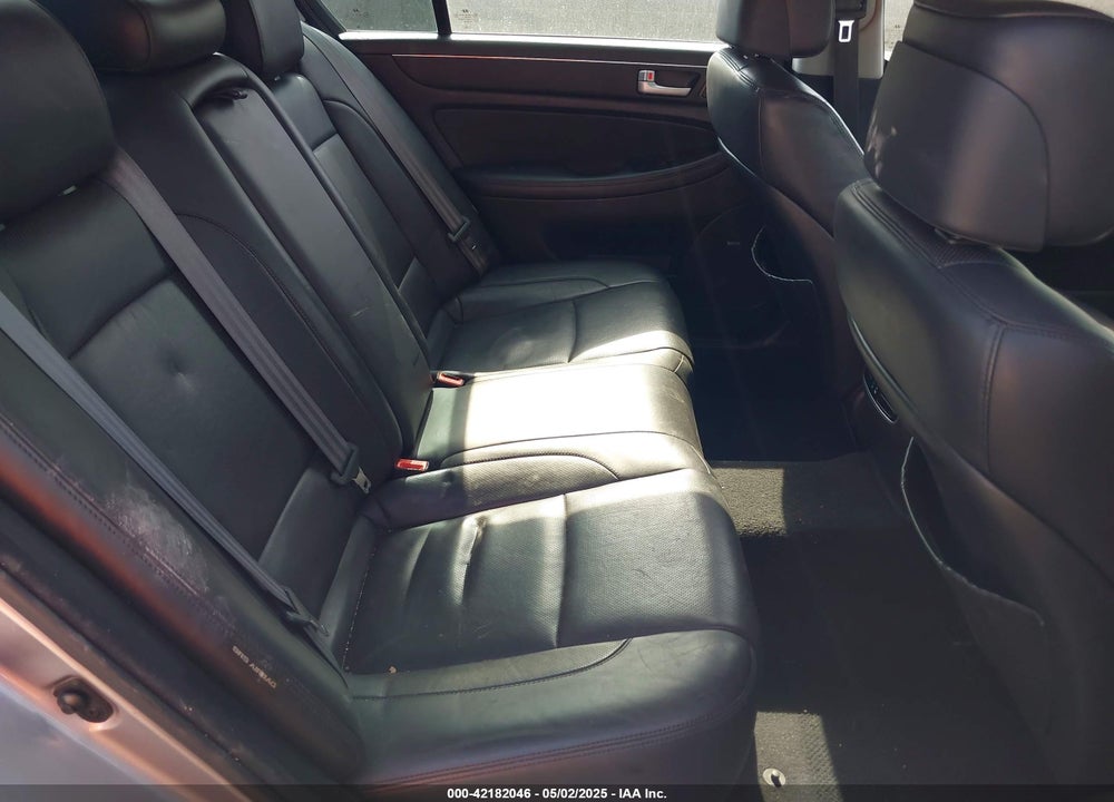 2013 HYUNDAI GENESIS VIN: KMHGC4DD8DU237064