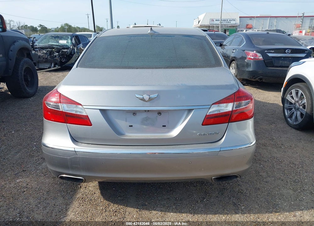 2013 HYUNDAI GENESIS VIN: KMHGC4DD8DU237064