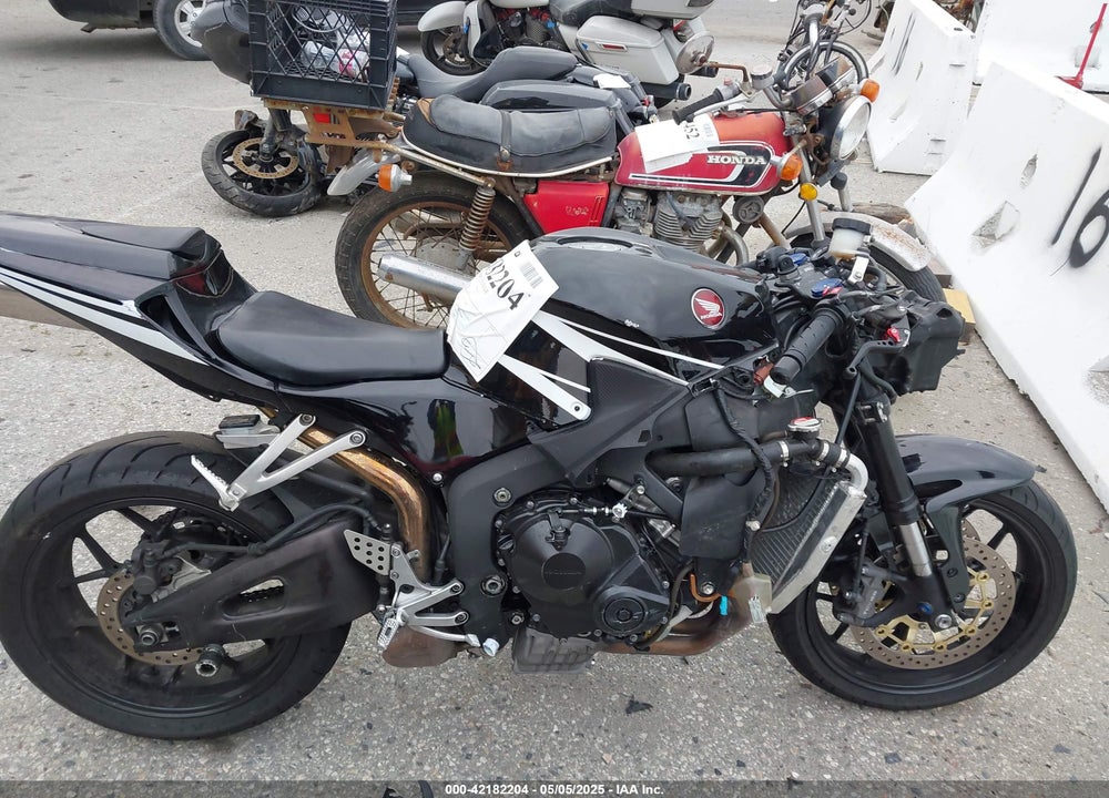 2019 HONDA CBR600 RR VIN: JH2PC40J5KK500420