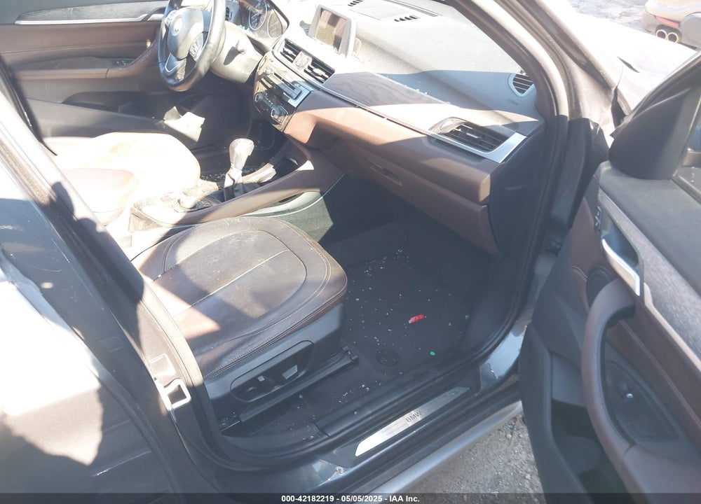 2017 BMW X1 VIN: WBXHU7C34HP925411
