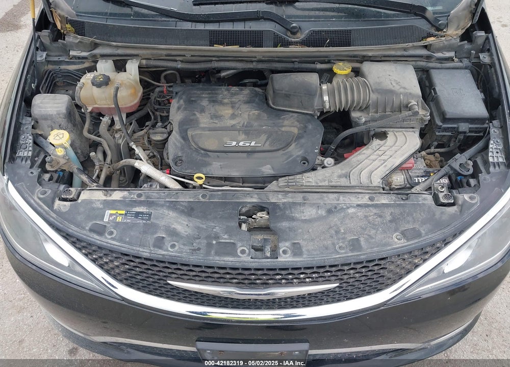 2017 CHRYSLER PACIFICA TOURING L VIN: 2C4RC1BG5HR777080