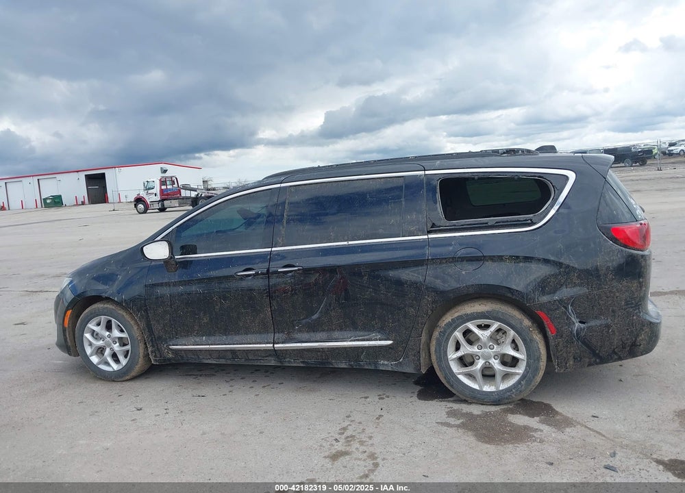 2017 CHRYSLER PACIFICA TOURING L VIN: 2C4RC1BG5HR777080