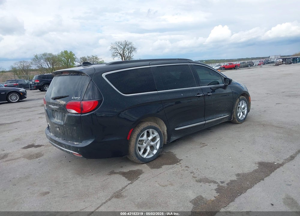 2017 CHRYSLER PACIFICA TOURING L VIN: 2C4RC1BG5HR777080