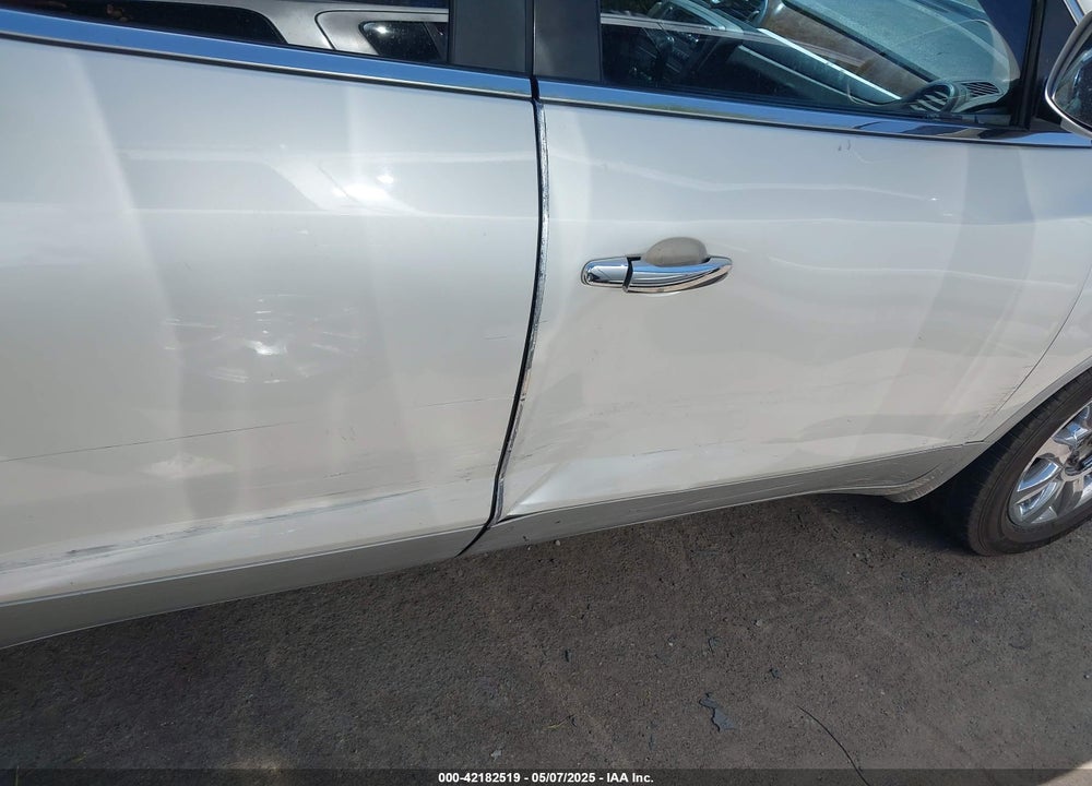 2011 BUICK ENCLAVE 1XL VIN: 5GAKVBED0BJ228340