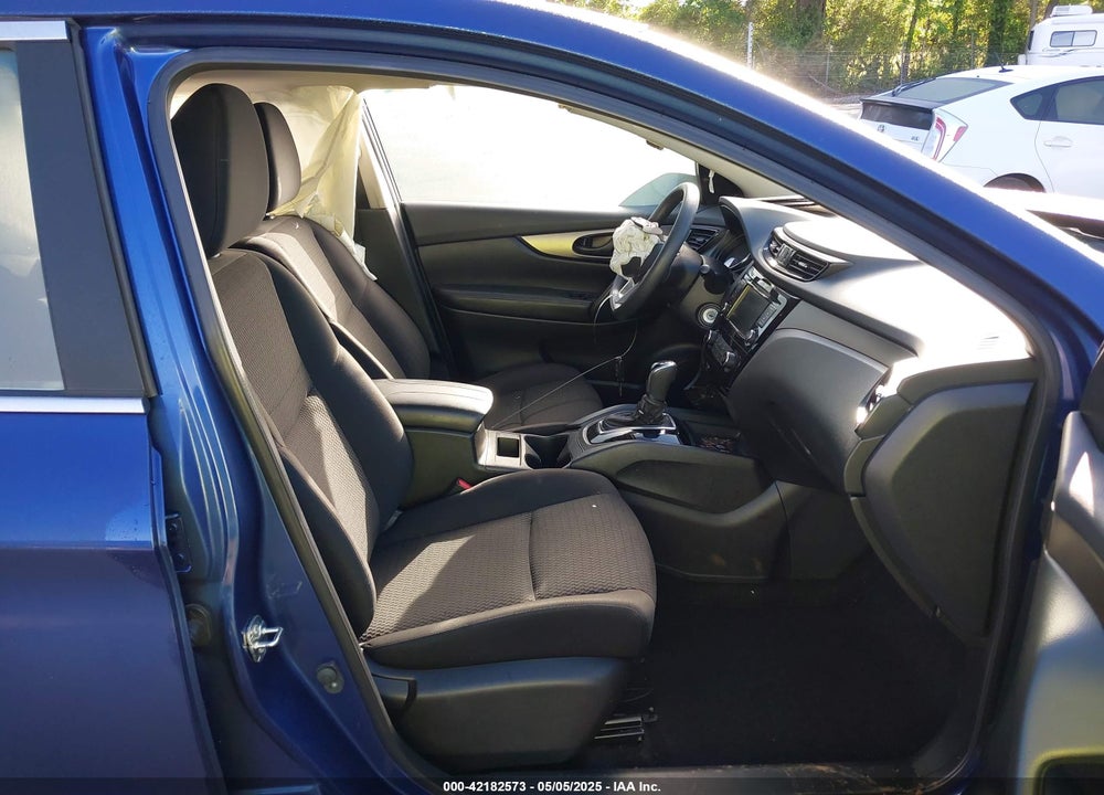 2022 NISSAN ROGUE SPORT VIN: JN1BJ1AW1NW477784