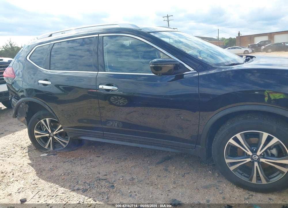 2019 NISSAN ROGUE SV VIN: JN8AT2MV6KW379829