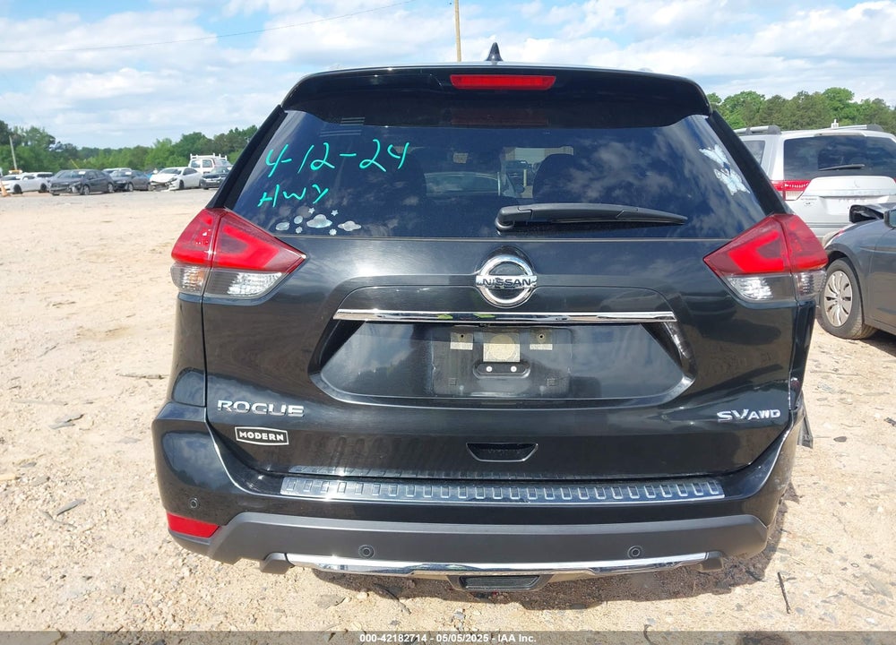 2019 NISSAN ROGUE SV VIN: JN8AT2MV6KW379829