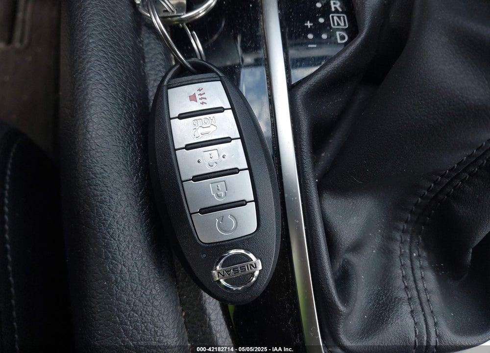 2019 NISSAN ROGUE SV VIN: JN8AT2MV6KW379829