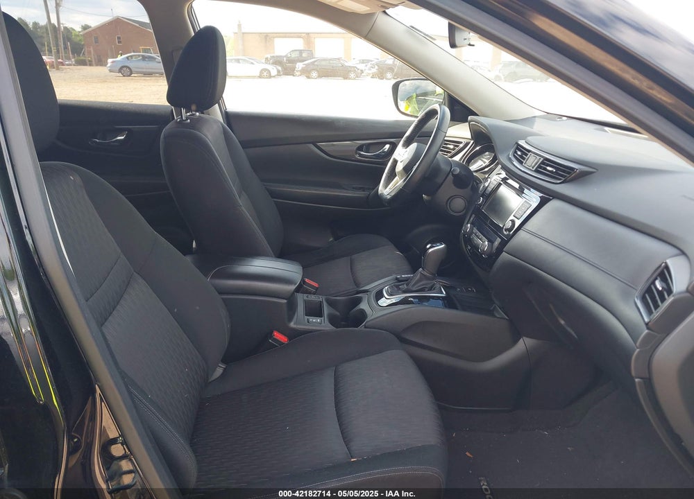 2019 NISSAN ROGUE SV VIN: JN8AT2MV6KW379829