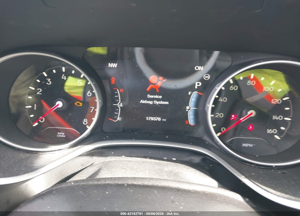 2018 JEEP COMPASS LATITUDE FWD VIN: 3C4NJCBB8JT124640