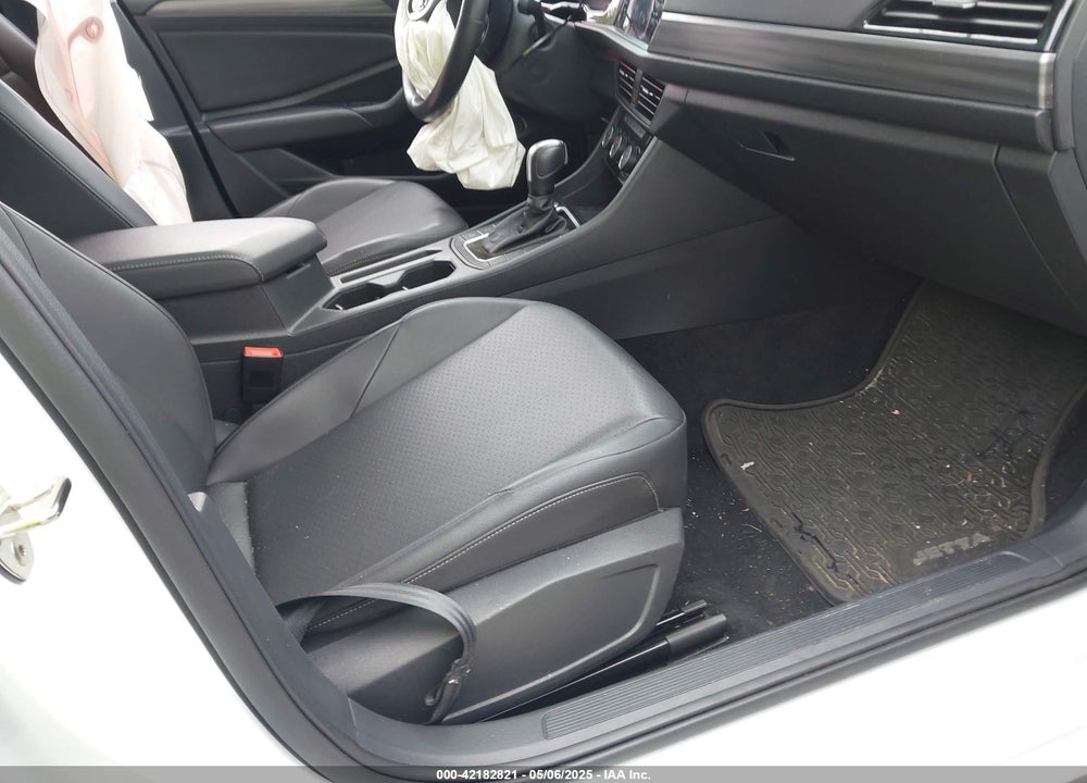 2020 VOLKSWAGEN JETTA 1.4T SEL VIN: 3VWEB7BU4LM008013