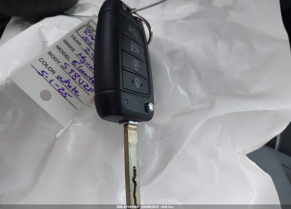 2024 HYUNDAI ELANTRA VIN: KMHLL4DG7RU841785