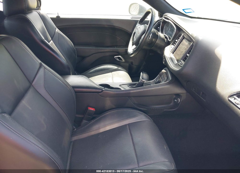 2017 DODGE CHALLENGER SXT PLUS VIN: 2C3CDZAGXHH501071