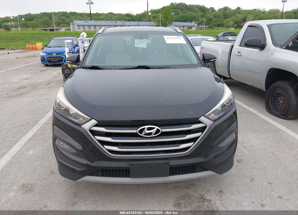 2017 HYUNDAI TUCSON VIN: KM8J3CA22HU402793