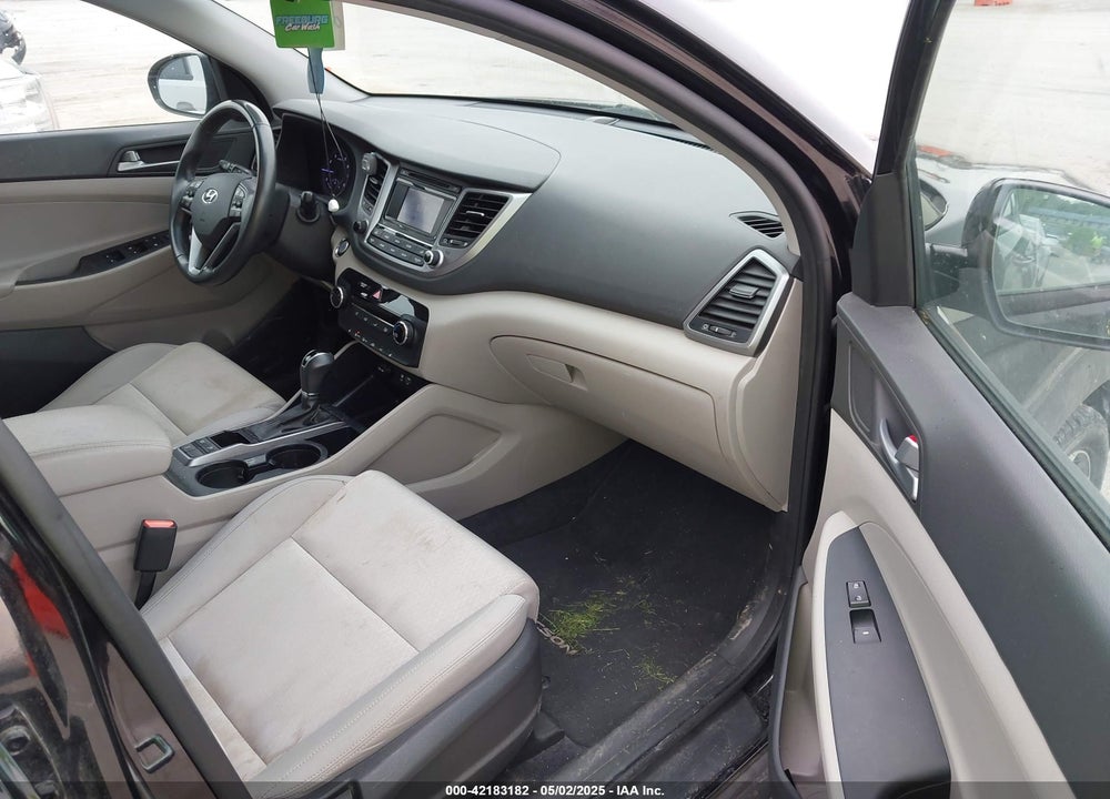 2017 HYUNDAI TUCSON VIN: KM8J3CA22HU402793