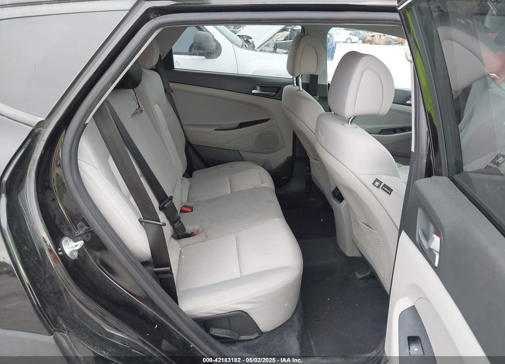 2017 HYUNDAI TUCSON VIN: KM8J3CA22HU402793