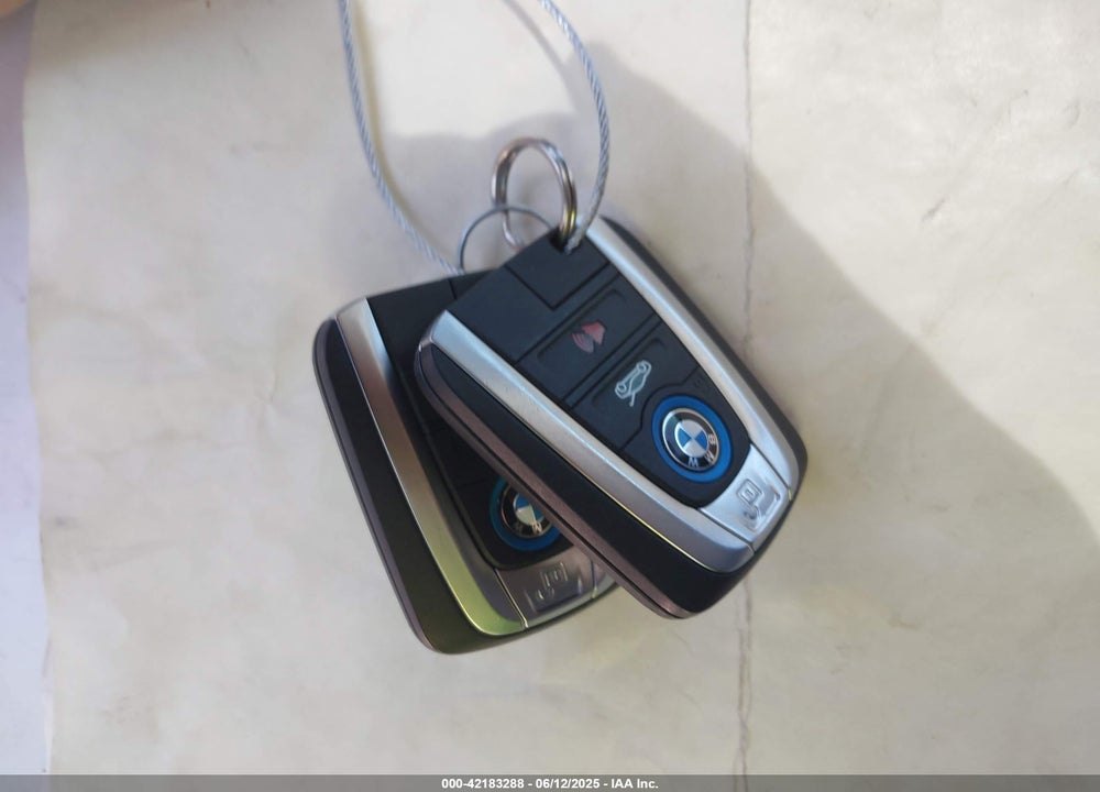 2017 BMW I3 94 AH W/RANGE EXTENDER VIN: WBY1Z8C30HV893766