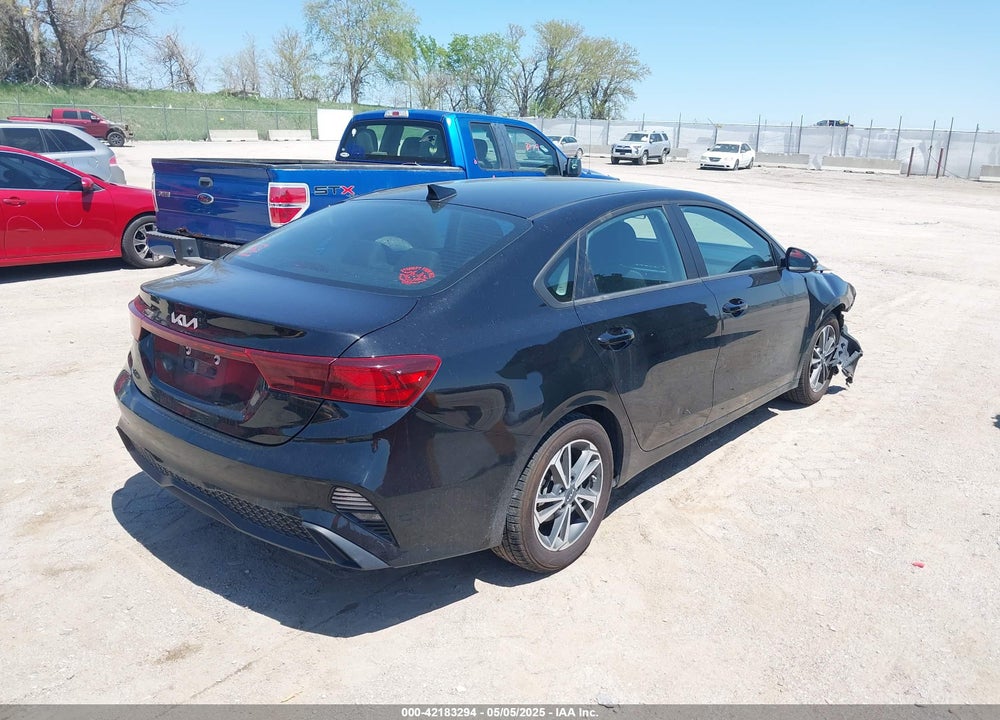 2023 KIA FORTE LXS VIN: 3KPF24AD1PE527981