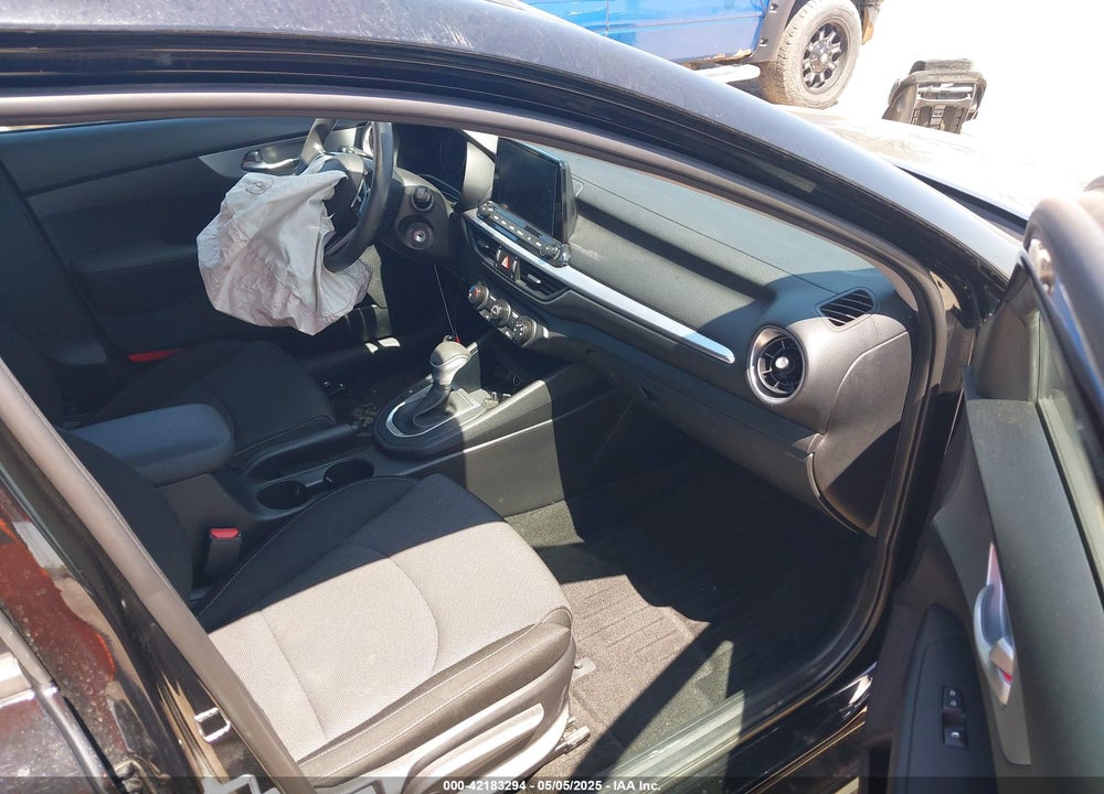 2023 KIA FORTE LXS VIN: 3KPF24AD1PE527981