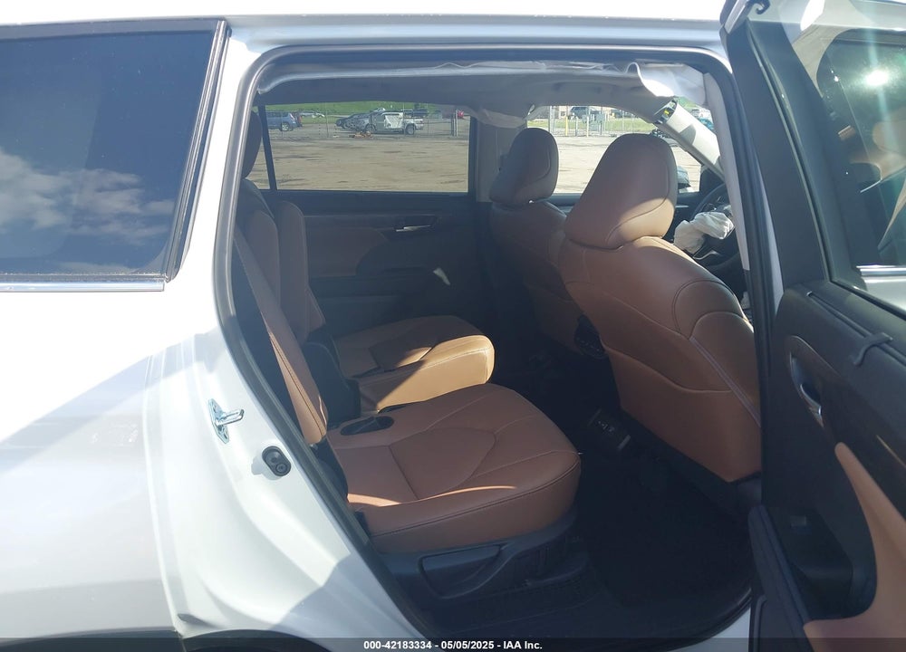 2025 TOYOTA HIGHLANDER HYBRID VIN: 5TDKBRCHXSS662712