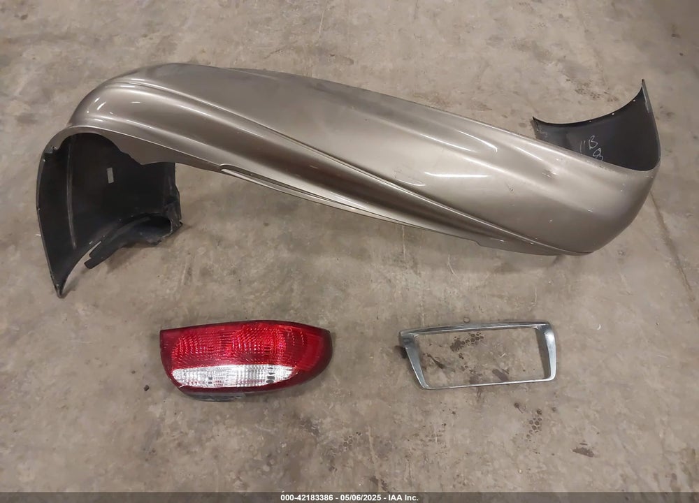 2000 MAZDA 626 ES/LX VIN: 1YVGF22C5Y5122894
